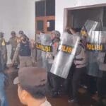 Demo penertiban sound horeg di Baubau berakhir ricuh