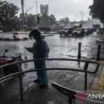 Hujan ringan dominasi langit RI pada Kamis