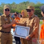 Gubernur Sultra beri penghargaan ke daerah pembentuk desa tangguh bencana